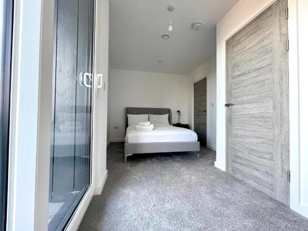 Bayard Plaza Penthouse Apartments ピーターバラ エクステリア 写真