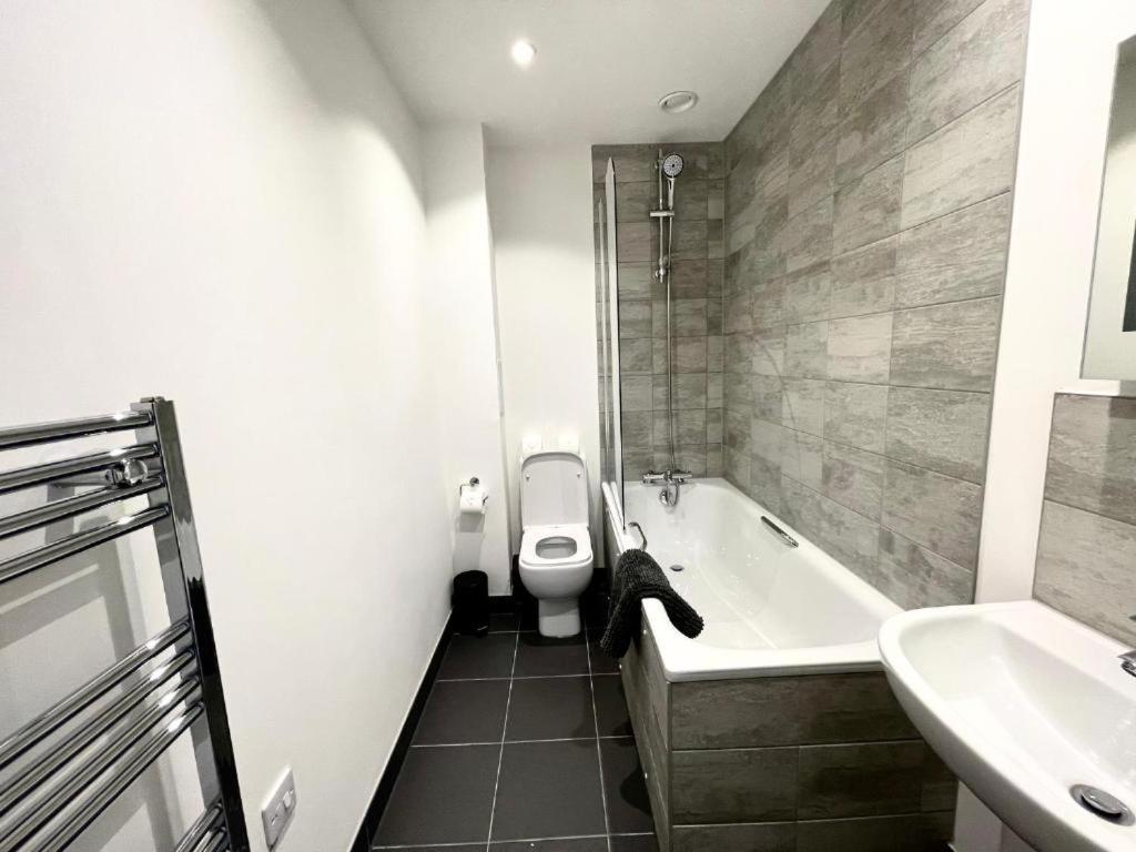 Bayard Plaza Penthouse Apartments ピーターバラ エクステリア 写真