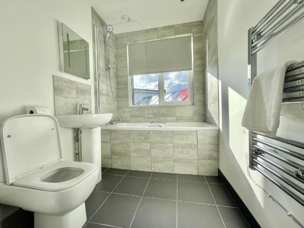 Bayard Plaza Penthouse Apartments ピーターバラ エクステリア 写真