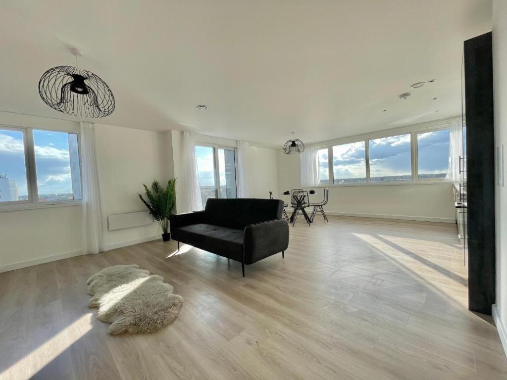 Bayard Plaza Penthouse Apartments ピーターバラ エクステリア 写真