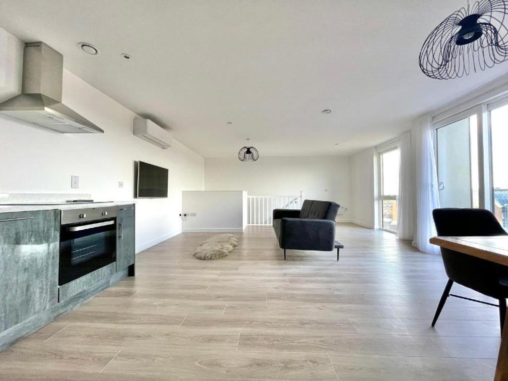 Bayard Plaza Penthouse Apartments ピーターバラ エクステリア 写真