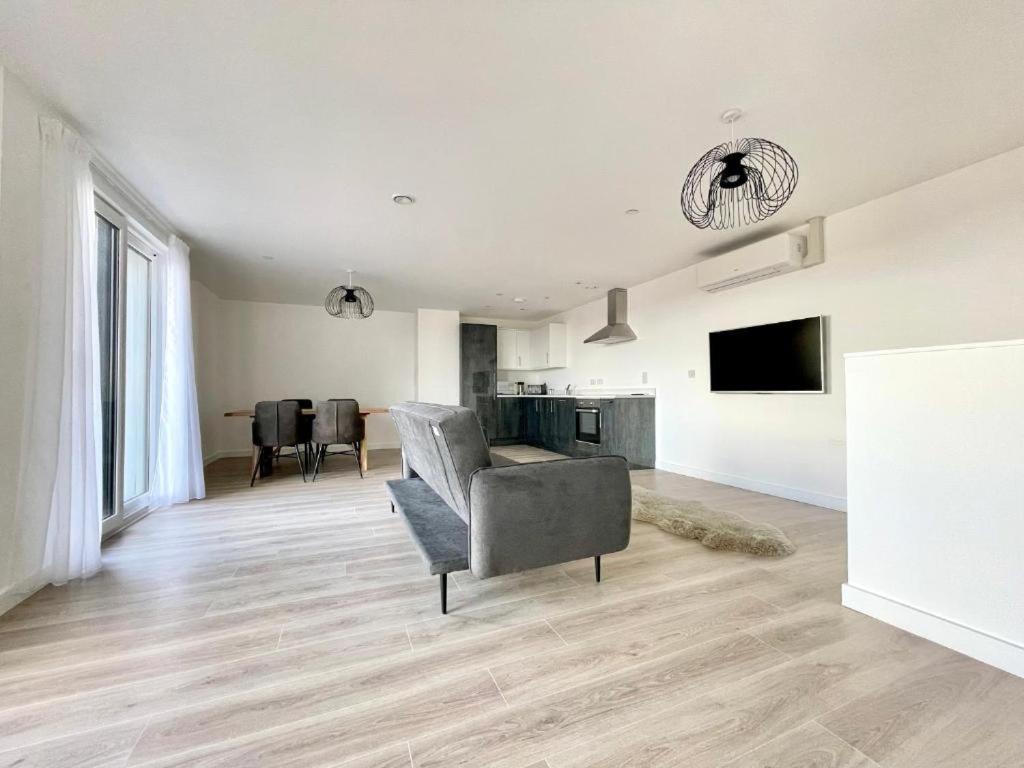 Bayard Plaza Penthouse Apartments ピーターバラ エクステリア 写真
