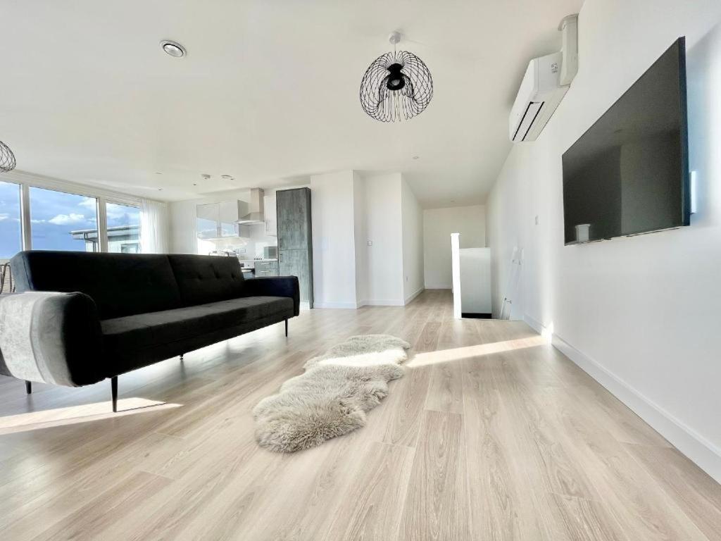 Bayard Plaza Penthouse Apartments ピーターバラ エクステリア 写真