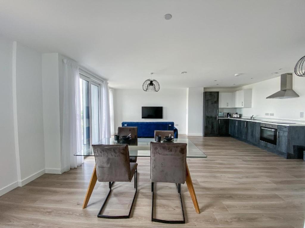 Bayard Plaza Penthouse Apartments ピーターバラ エクステリア 写真